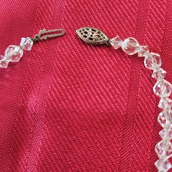 Elegant Crystal Beaded Necklace - Picture 3 of 3